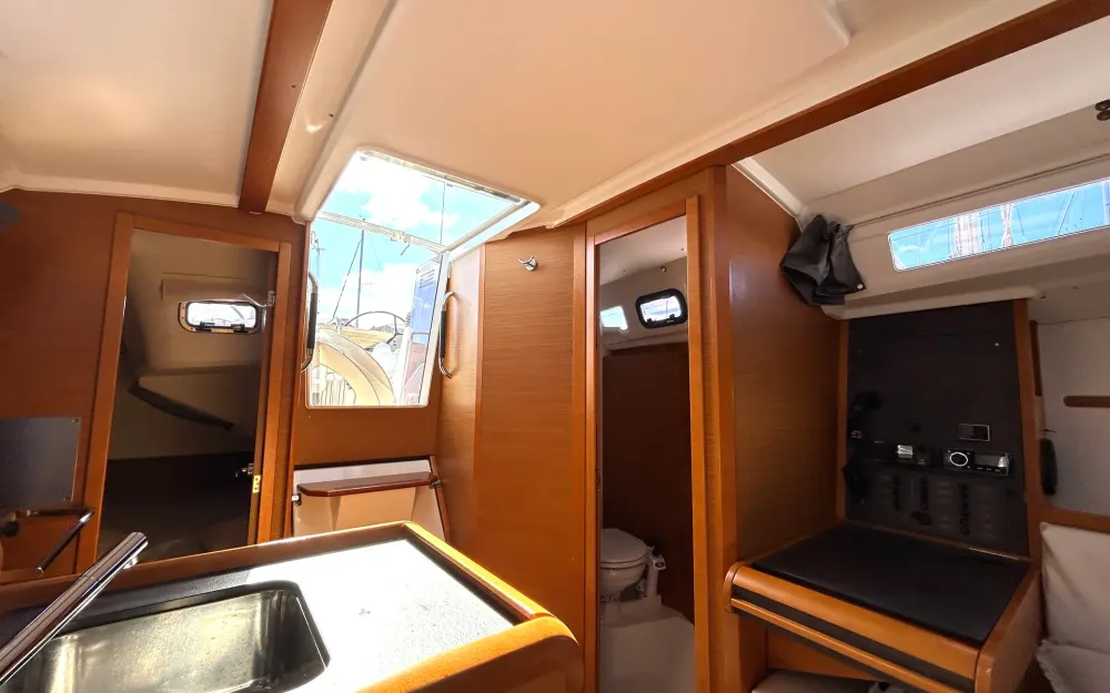 slider 6 Jeanneau Sun Odyssey 349