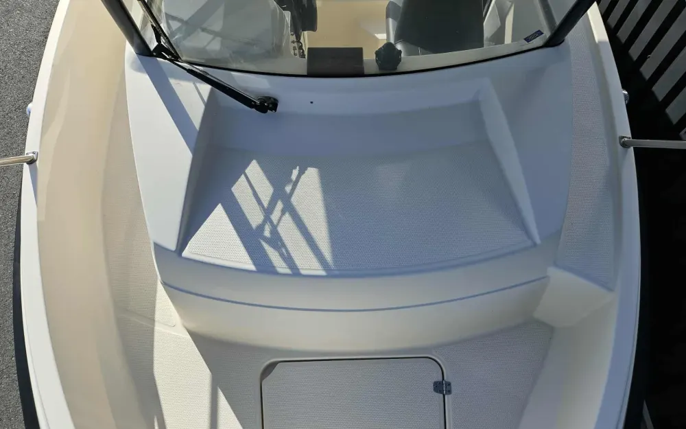 slider 11 Parker  660 Pilothouse