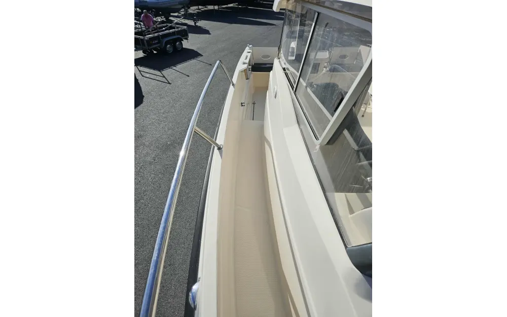 slider 15 Parker  660 Pilothouse