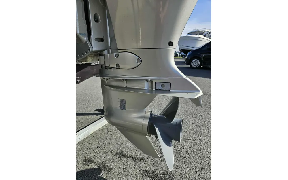 slider 20 Parker  660 Pilothouse