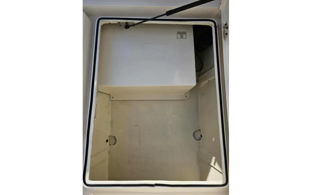 slider 23 Parker  660 Pilothouse