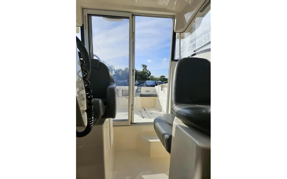 slider 6 Parker  660 Pilothouse
