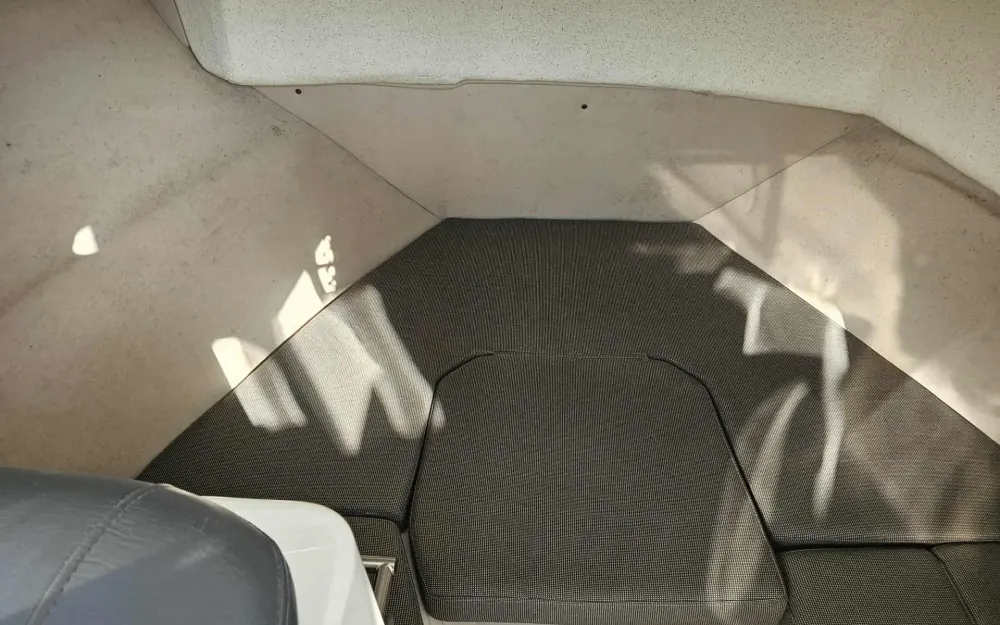 slider 7 Parker  660 Pilothouse