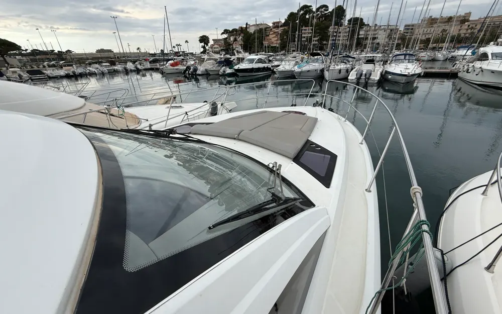 slider 16 Beneteau Monte Carlo 42