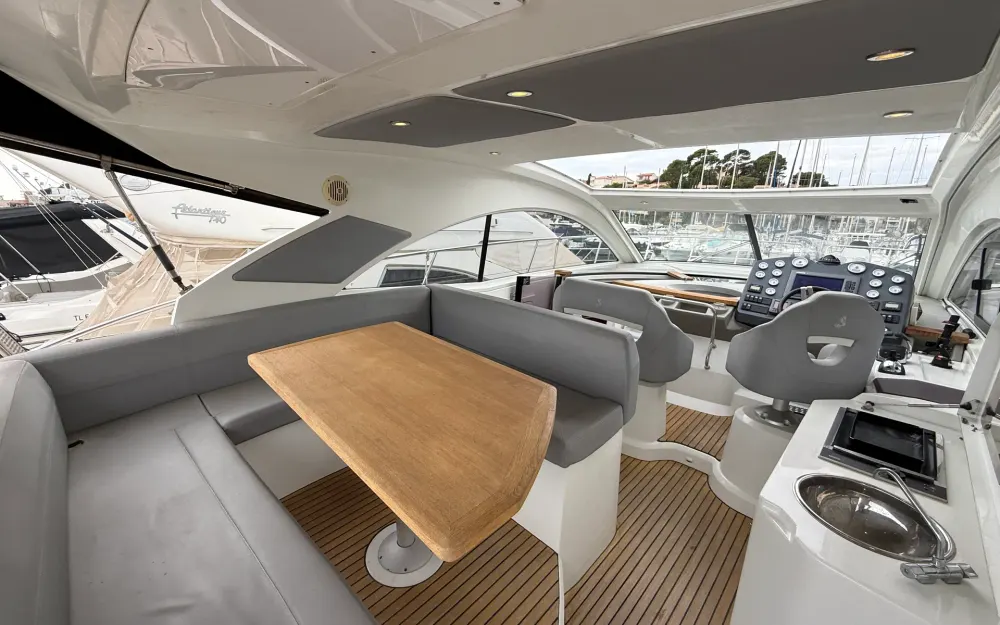 slider 2 Beneteau Monte Carlo 42