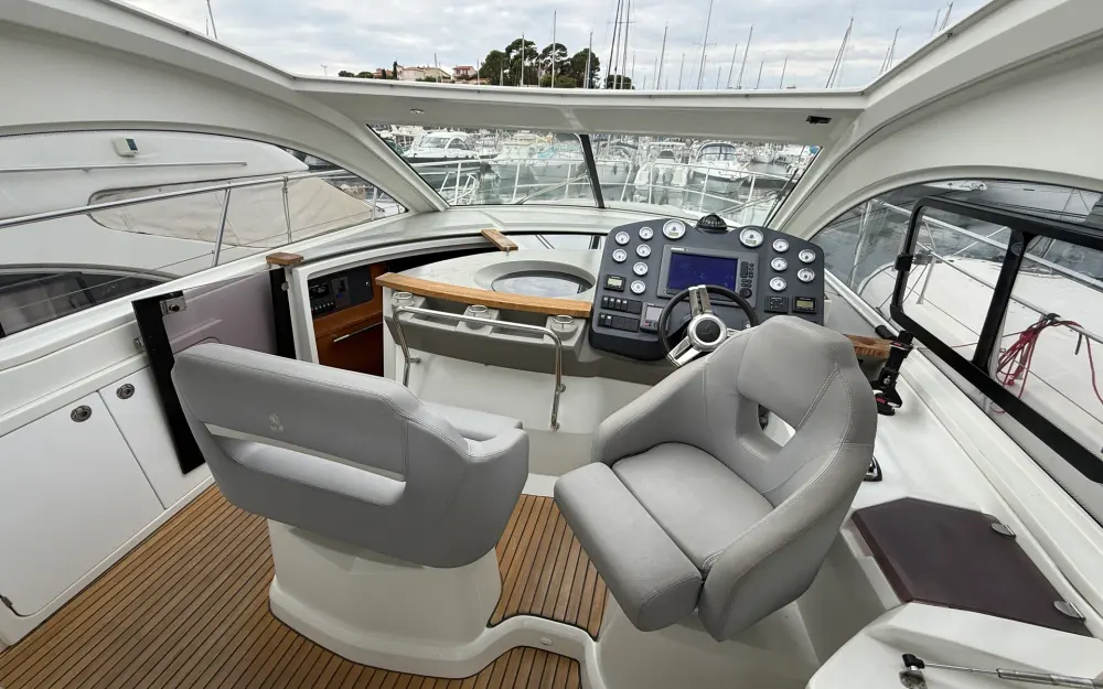 slider 3 Beneteau Monte Carlo 42