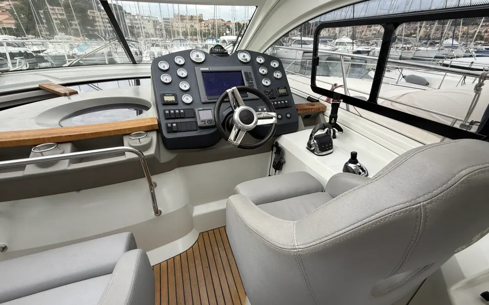 slider 5 Beneteau Monte Carlo 42