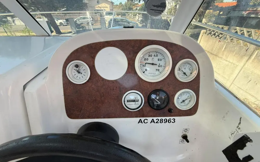 slider 15 Jeanneau Merry Fisher 580