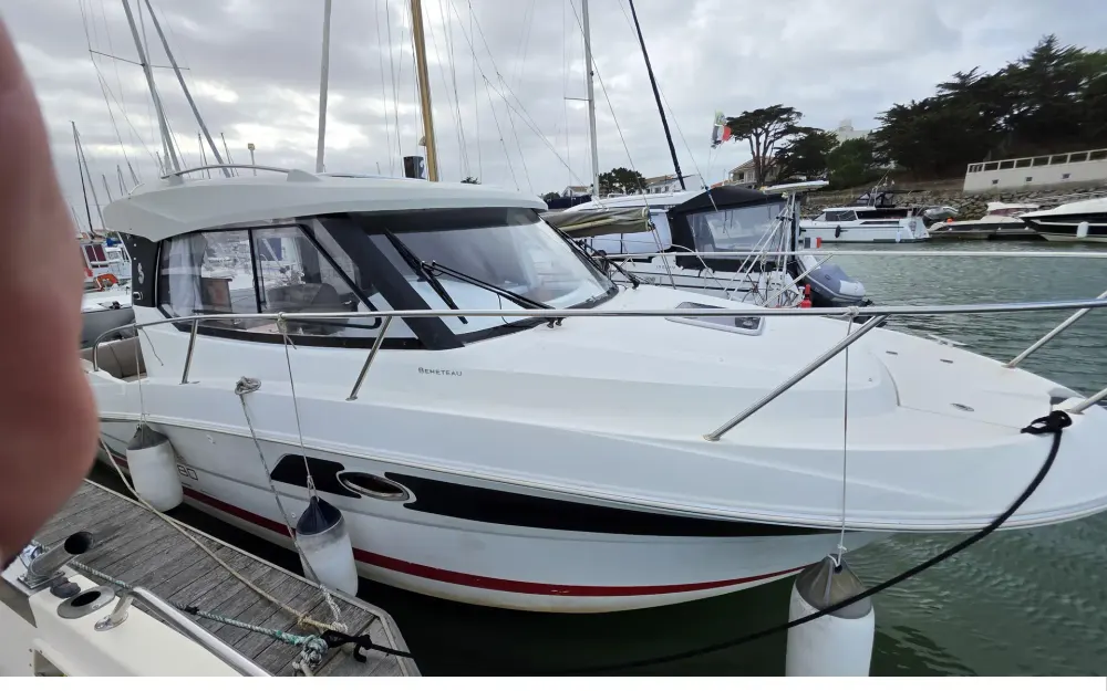 slider 0 Beneteau Antares 8.80