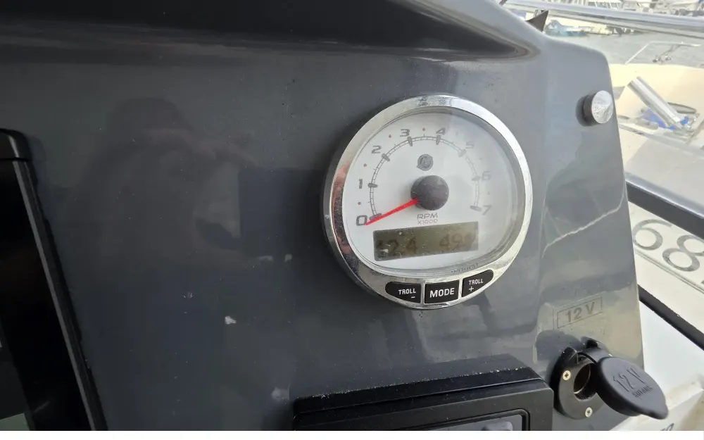 slider 12 Beneteau Antares 8.80