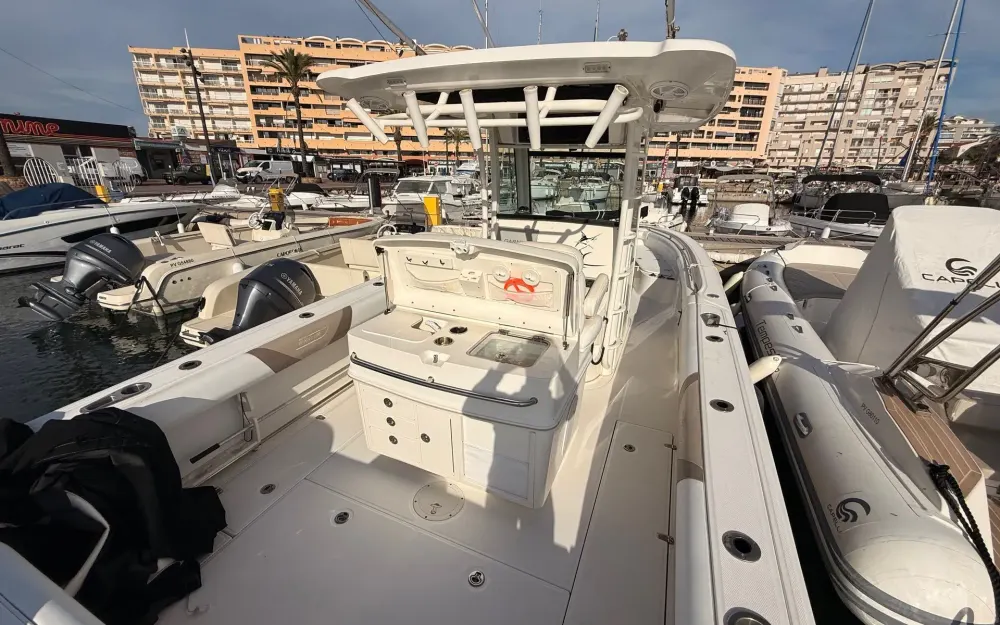 slider 9 Boston Whaler  320 Outrage