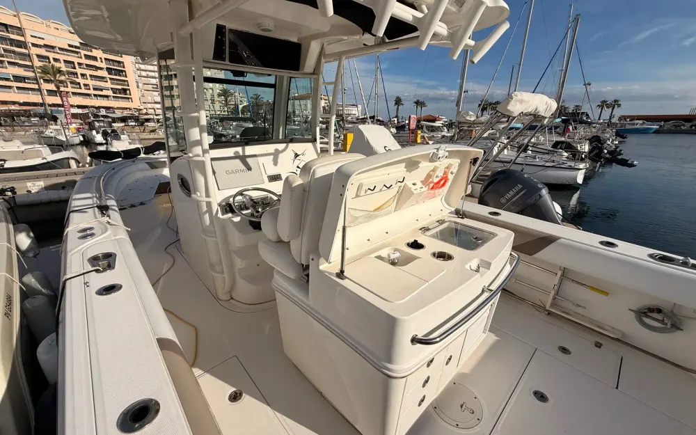 slider 10 Boston Whaler  320 Outrage