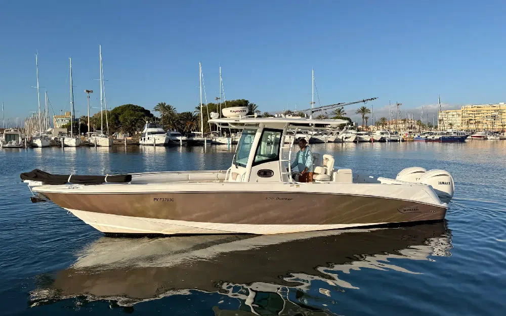 slider 25 Boston Whaler  320 Outrage