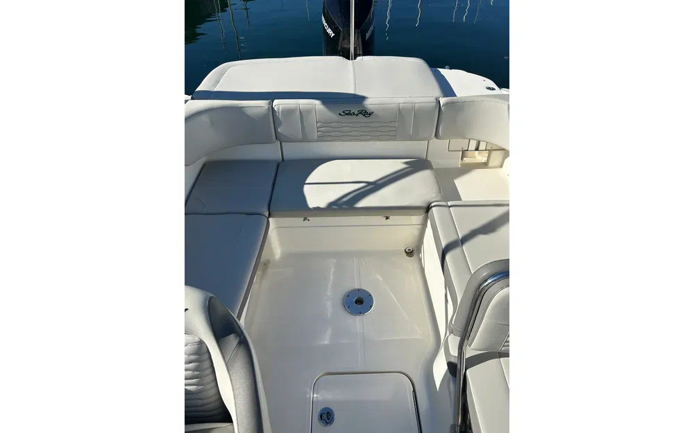slider 5 Sea Ray 210 SPX OB