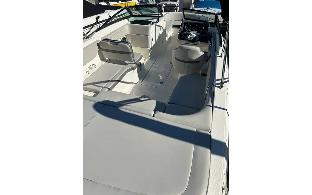 slider 11 Sea Ray 210 SPX OB