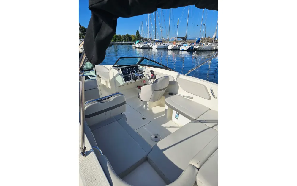 slider 5 Sea Ray  210 SPX OB