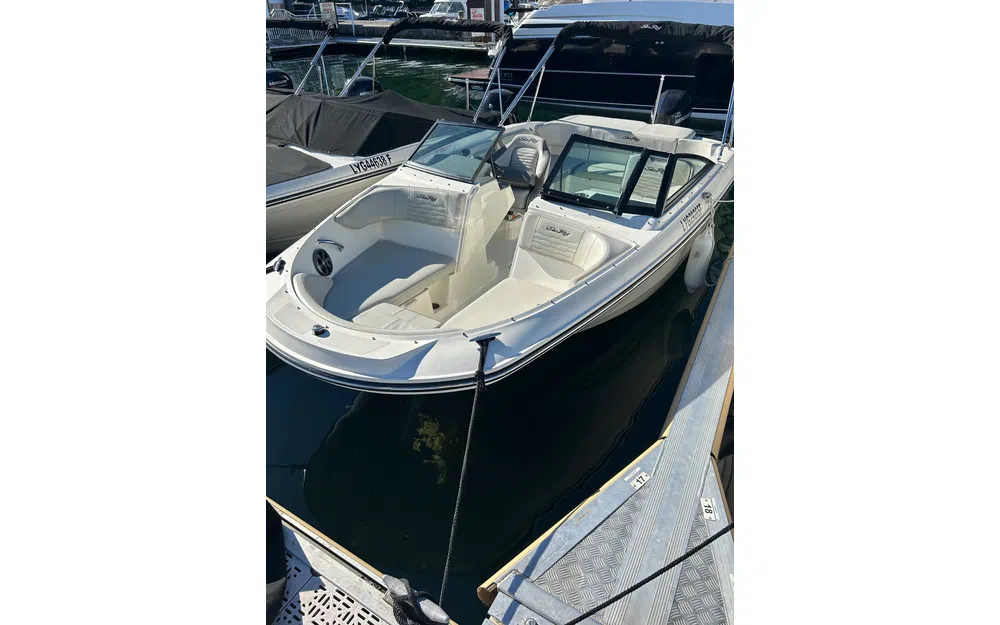 slider 1 Sea Ray 210 SPX OB