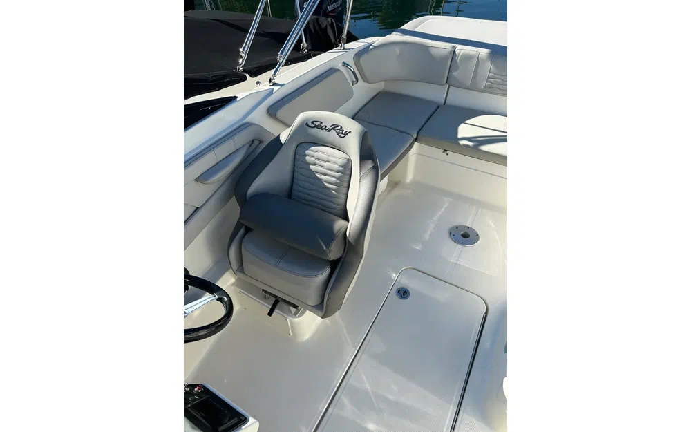 slider 4 Sea Ray 210 SPX OB