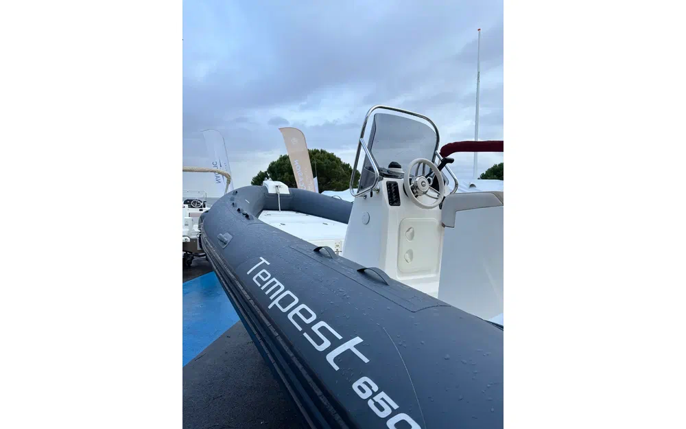 slider 9 Capelli Tempest 650 Luxe