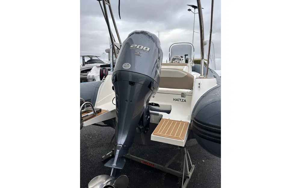 slider 12 Capelli Tempest 650 Luxe