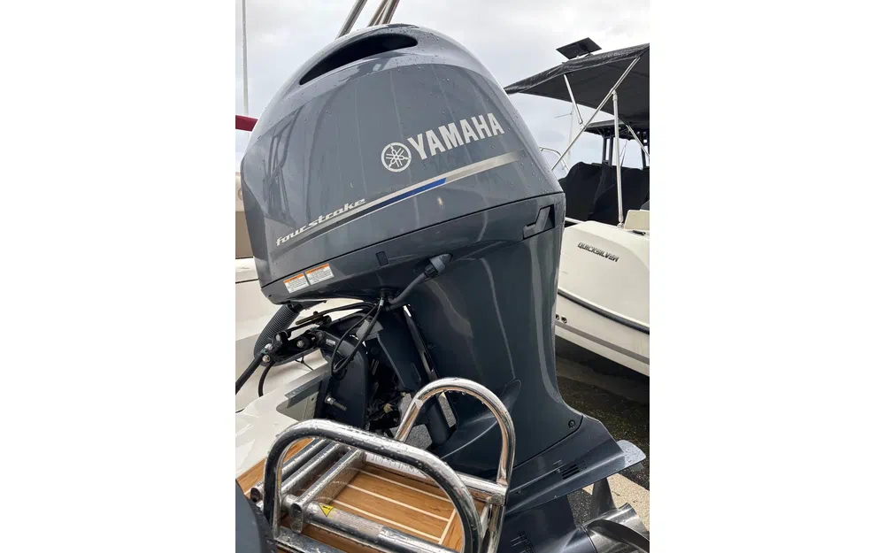 slider 13 Capelli Tempest 650 Luxe