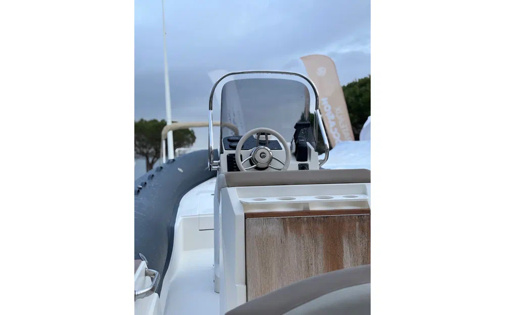 slider 5 Capelli Tempest 650 Luxe