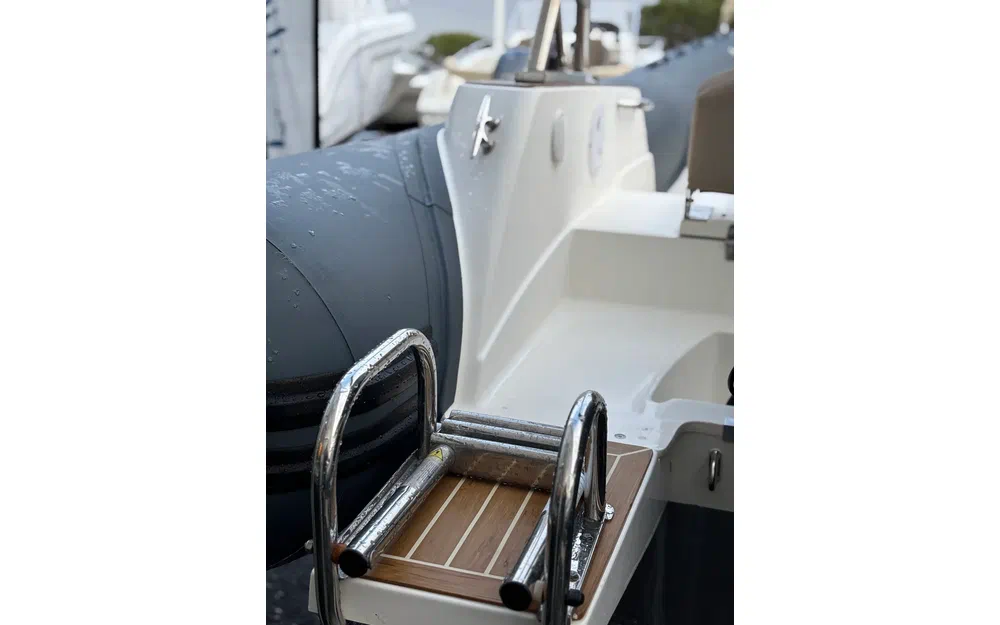 slider 6 Capelli Tempest 650 Luxe