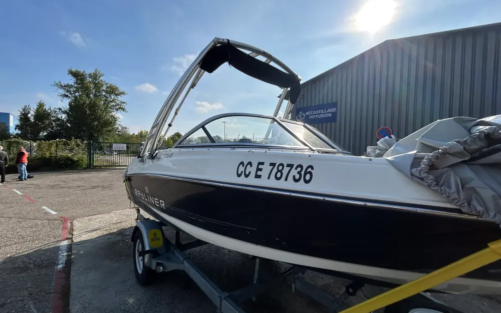 slider 1 Bayliner  175 GT3