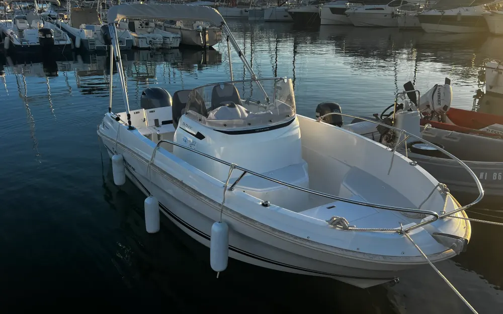 slider 1 Jeanneau Cap Camarat 5.5 CC Serie 2