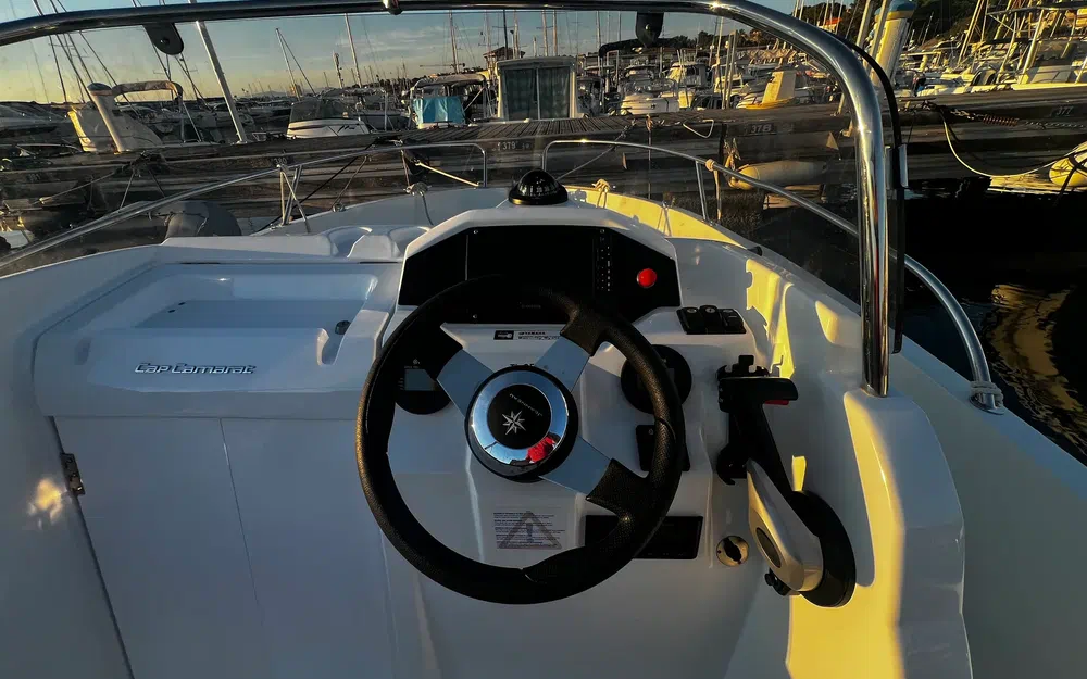 slider 7 Jeanneau Cap Camarat 5.5 CC