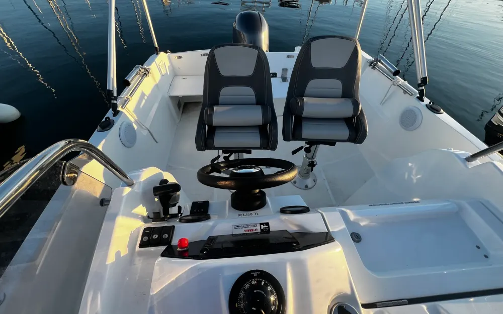 slider 9 Jeanneau Cap Camarat 5.5 CC Serie 2