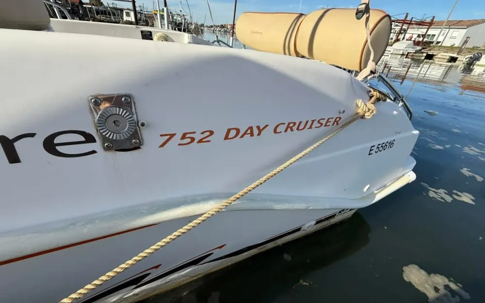 slider 1 B2 Marine Cap Ferret 752Day Cruiser