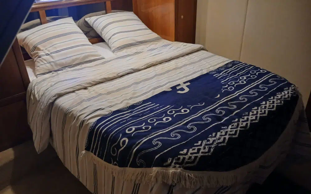 slider 13 Cruisers Yachts 440 Express