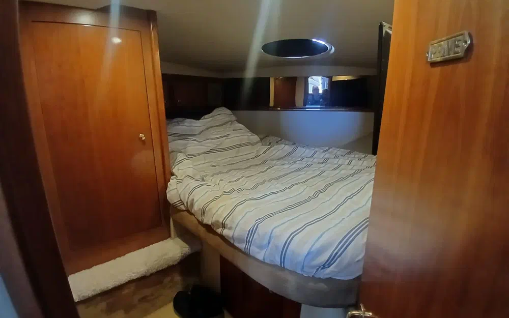 slider 14 Cruisers Yachts 440 Express