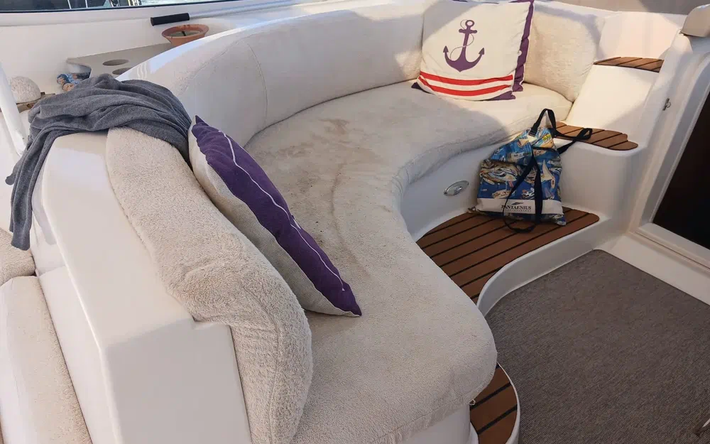 slider 3 Cruisers Yachts 440 Express