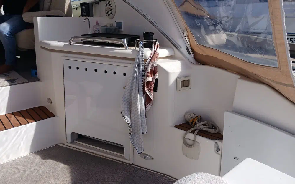 slider 6 Cruisers Yachts 440 Express