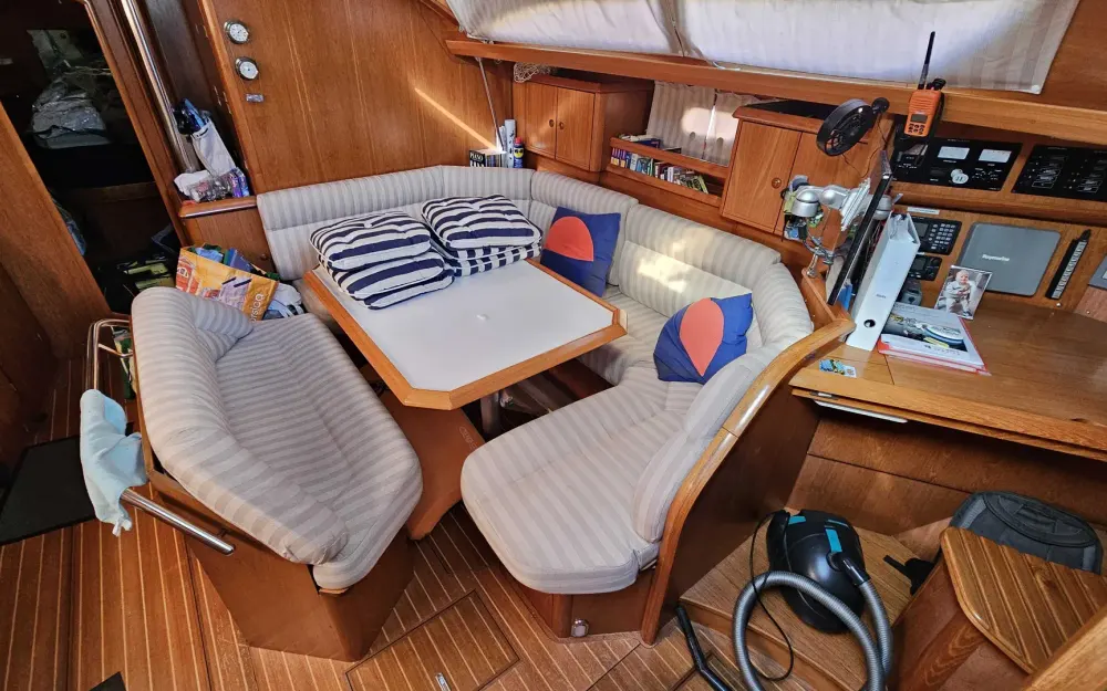 slider 1 Jeanneau Sun Odyssey 45.2