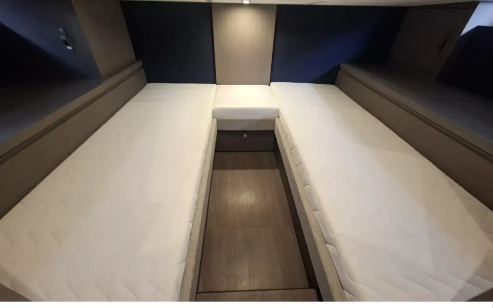 slider 10 Beneteau Gran Turismo 41