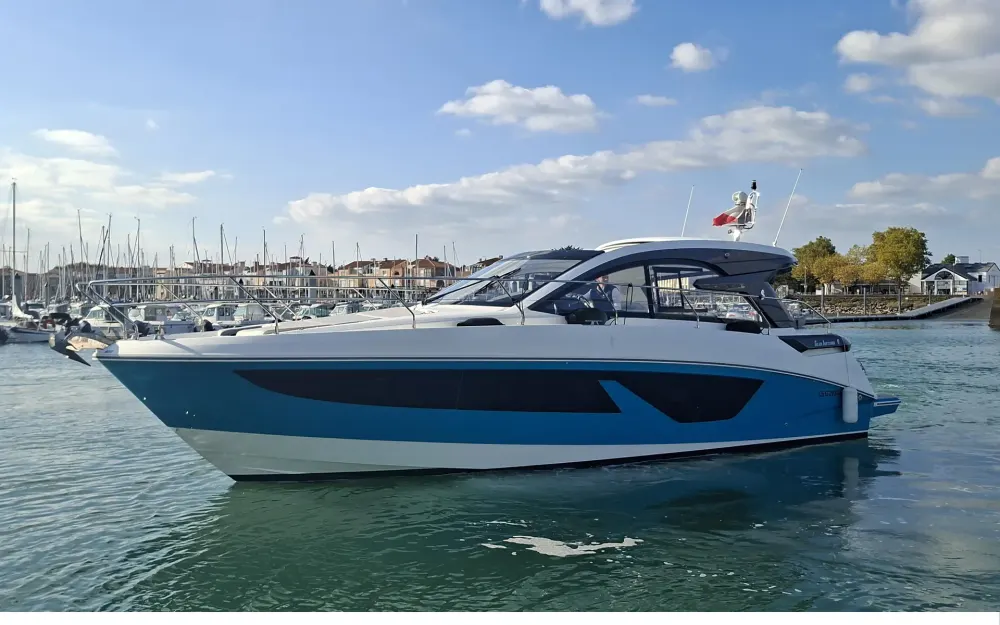 slider 2 Beneteau Gran Turismo 41