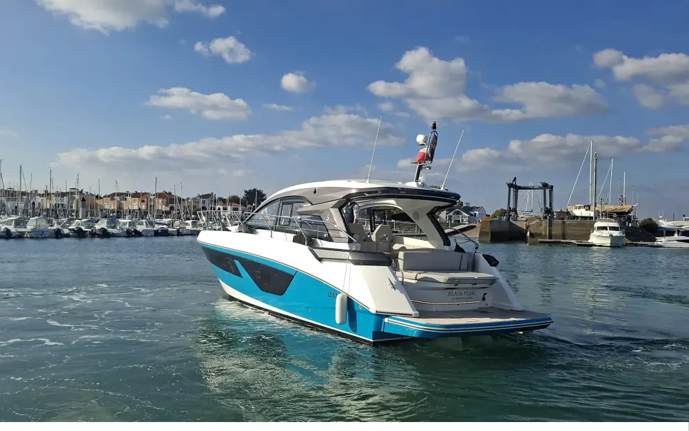 slider 3 Beneteau Gran Turismo 41
