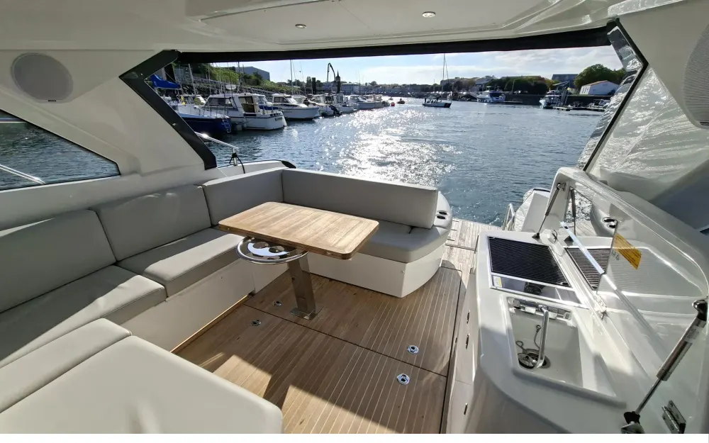 slider 5 Beneteau Gran Turismo 41