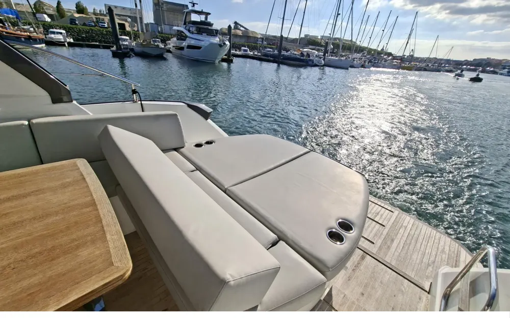 slider 8 Beneteau Gran Turismo 41