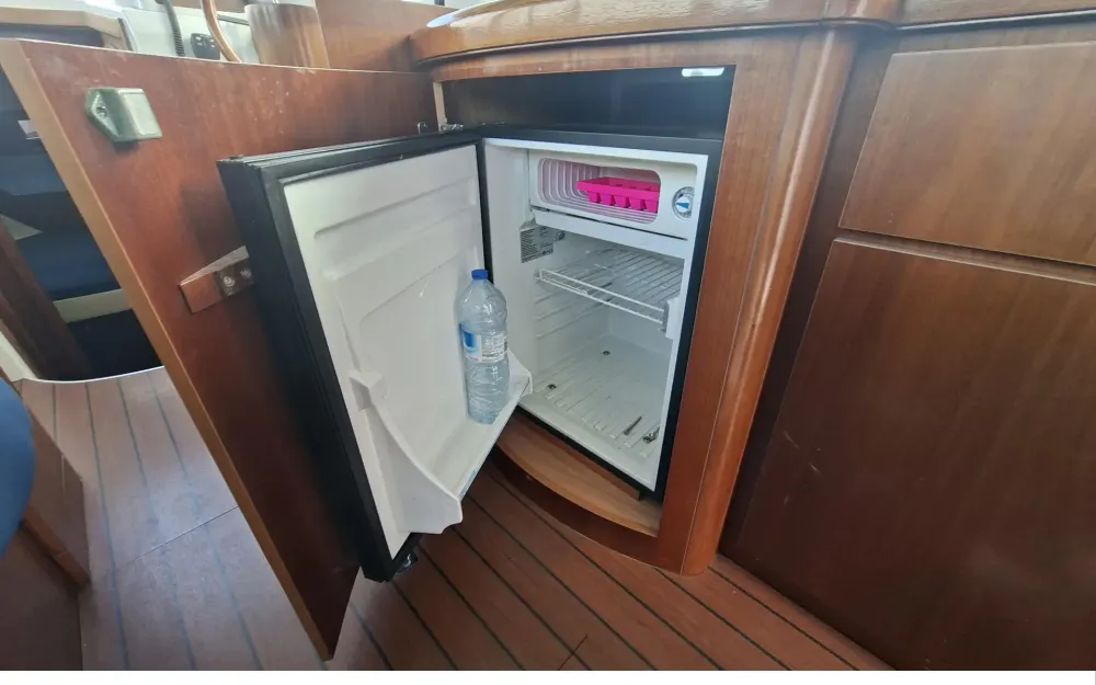 slider 21 Beneteau Antares 980