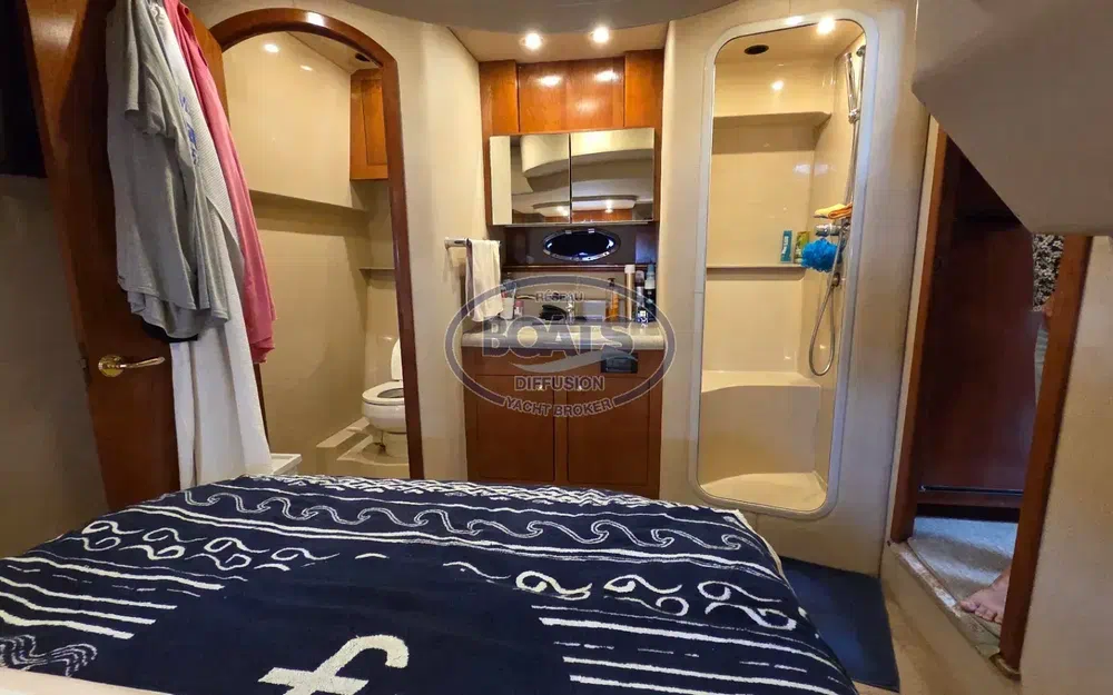 slider 10 Cruisers Yachts  440 Express