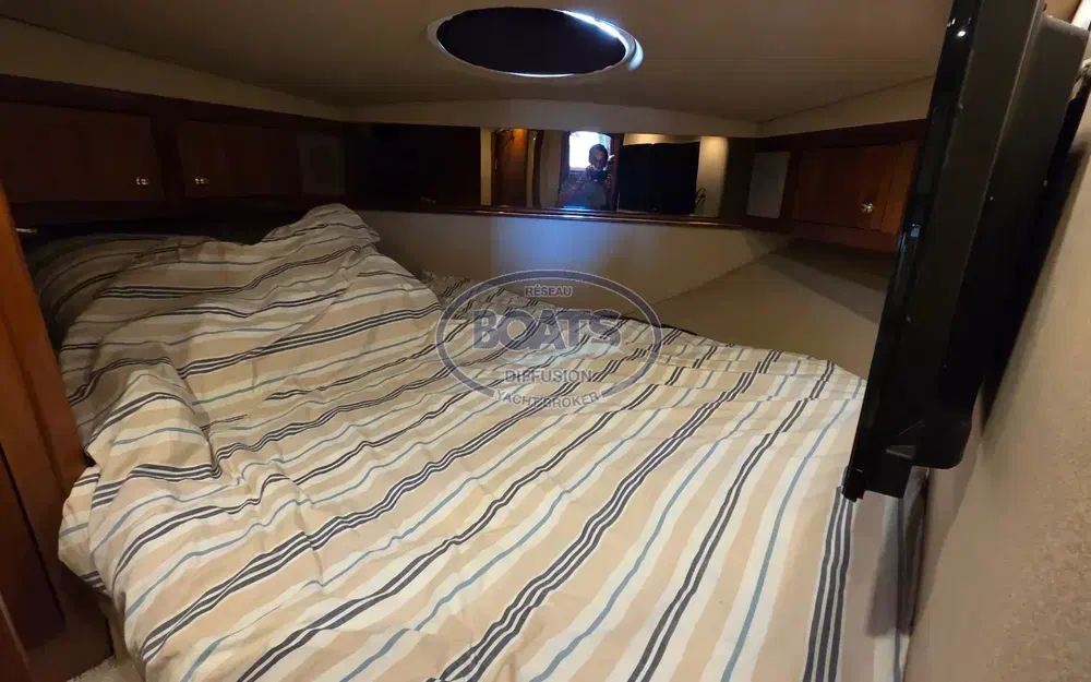 slider 12 Cruisers Yachts  440 Express