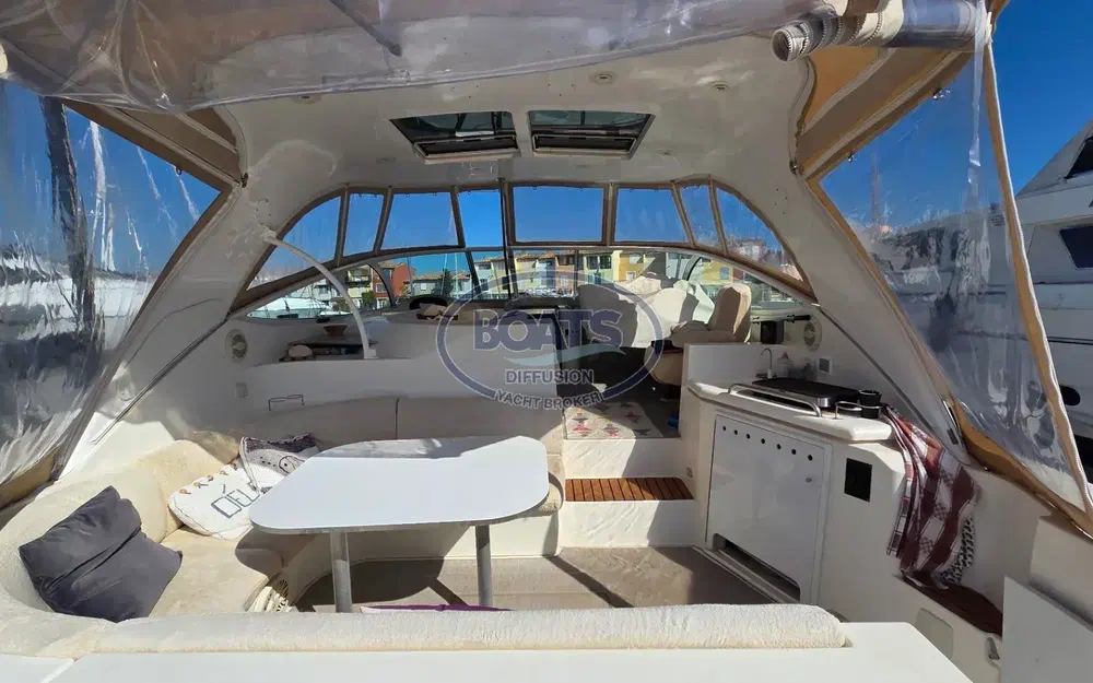 slider 2 Cruisers Yachts  440 Express