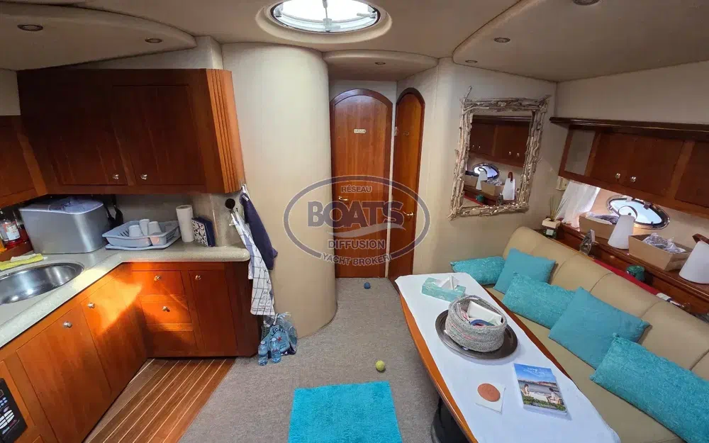 slider 6 Cruisers Yachts  440 Express