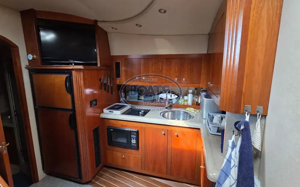 slider 8 Cruisers Yachts  440 Express