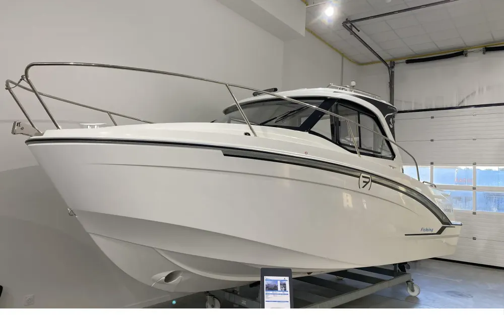 slider 0 Beneteau Antares 7 OB