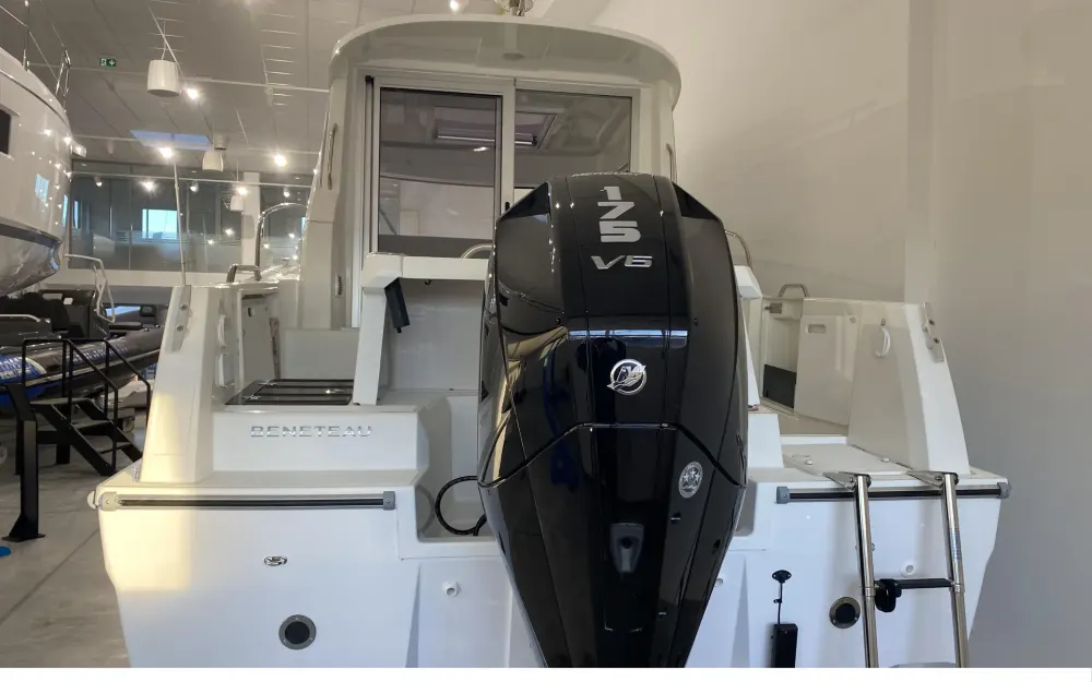 slider 1 Beneteau Antares 7 OB